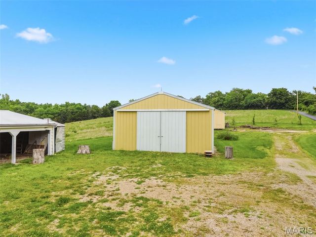 11 Skyview Way, Pacific, MO 63069