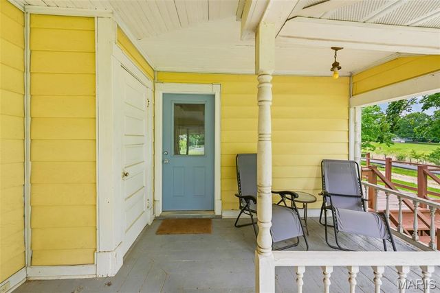 11 Skyview Way, Pacific, MO 63069
