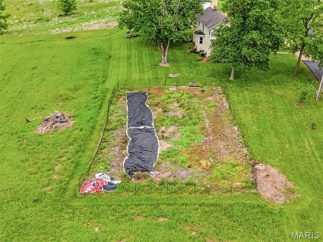11 Skyview Way, Pacific, MO 63069