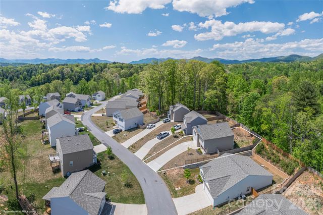 220 Roper Street, Candler, NC 28715