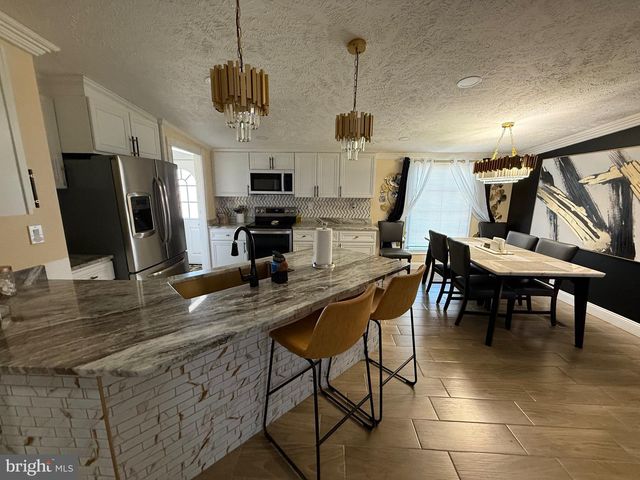 104 PRINCE CHARLES LN, Dumfries, VA 22026