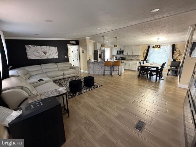 104 PRINCE CHARLES LN, Dumfries, VA 22026