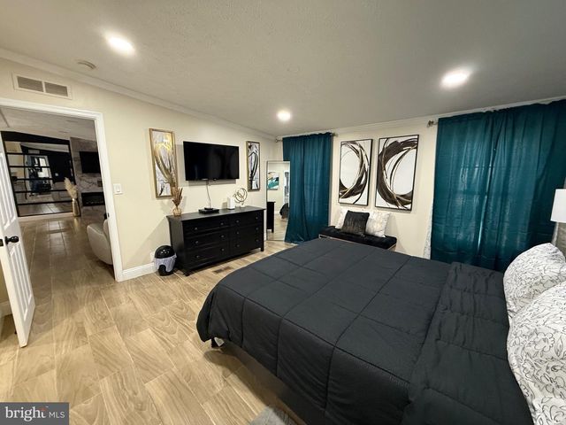 104 PRINCE CHARLES LN, Dumfries, VA 22026