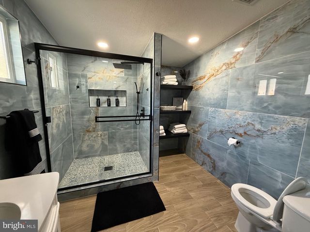 104 PRINCE CHARLES LN, Dumfries, VA 22026