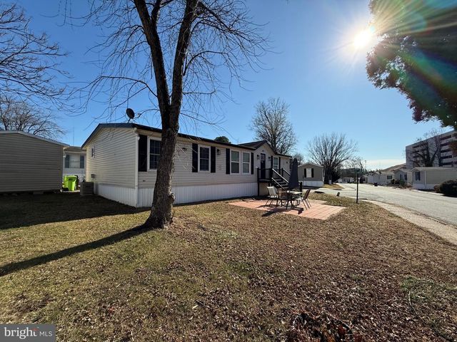 104 PRINCE CHARLES LN, Dumfries, VA 22026