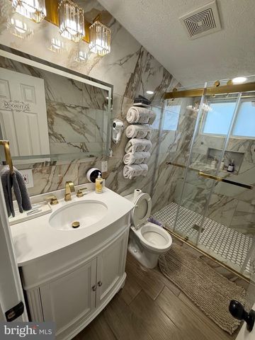 104 PRINCE CHARLES LN, Dumfries, VA 22026