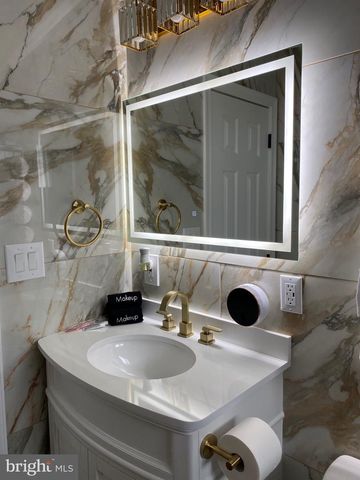 104 PRINCE CHARLES LN, Dumfries, VA 22026