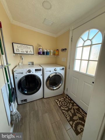 104 PRINCE CHARLES LN, Dumfries, VA 22026