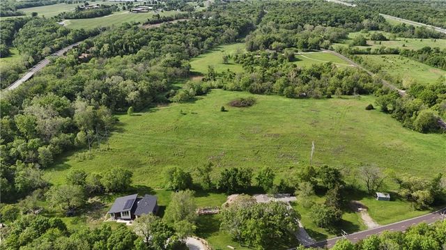 17200 Metcalf Place, Overland Park, KS 66085