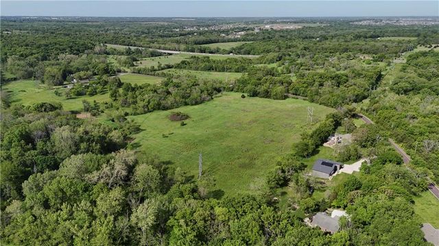 17200 Metcalf Place, Overland Park, KS 66085