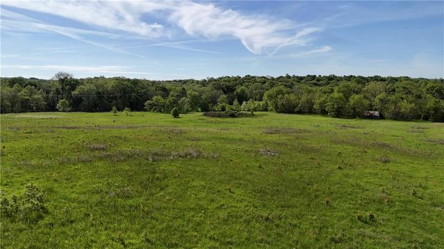 17200 Metcalf Place, Overland Park, KS 66085