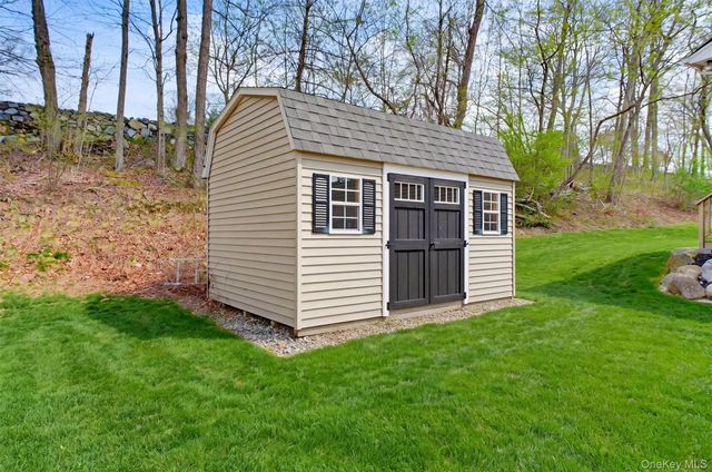 47 Stonehouse Road, Somers, NY 10589