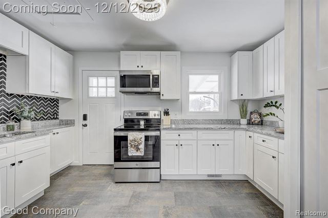 1902 Moorhouse Street, Ferndale, MI 48220