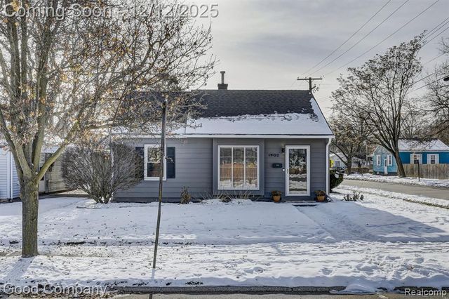 1902 Moorhouse Street, Ferndale, MI 48220