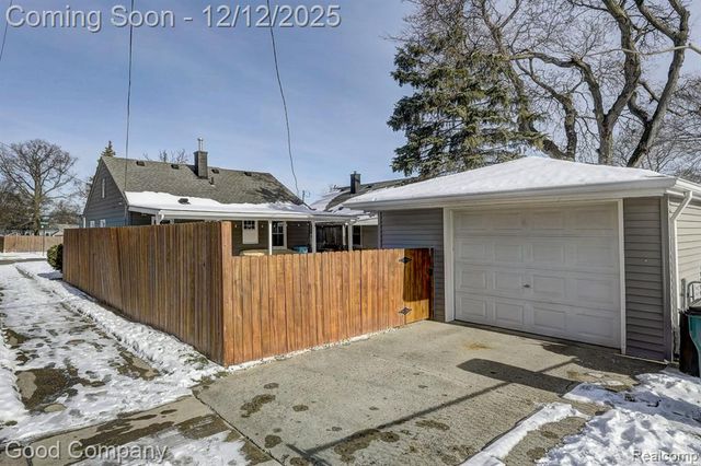 1902 Moorhouse Street, Ferndale, MI 48220