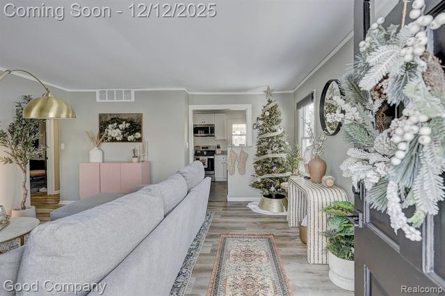 1902 Moorhouse Street, Ferndale, MI 48220