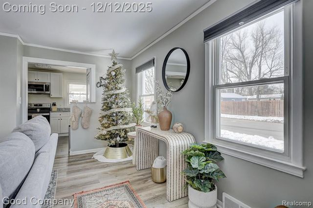 1902 Moorhouse Street, Ferndale, MI 48220