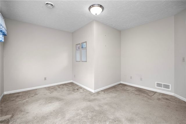 8757 Roberts Court 25C, Olmsted Falls, OH 44138