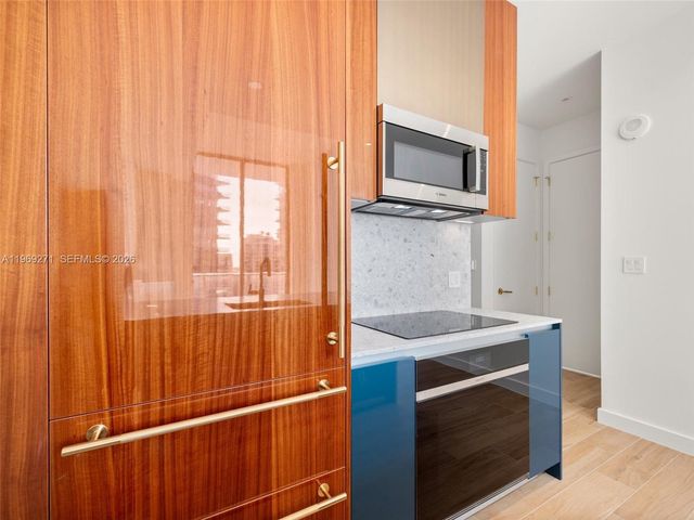 2655 S Bayshore Dr 1707, Miami, FL 33133