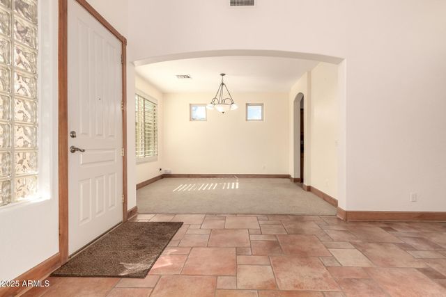 5902 W GAMBIT Trail, Phoenix, AZ 85083