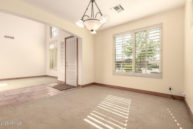 5902 W GAMBIT Trail, Phoenix, AZ 85083