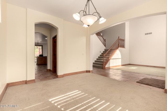 5902 W GAMBIT Trail, Phoenix, AZ 85083