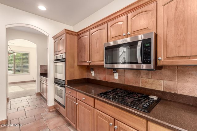 5902 W GAMBIT Trail, Phoenix, AZ 85083