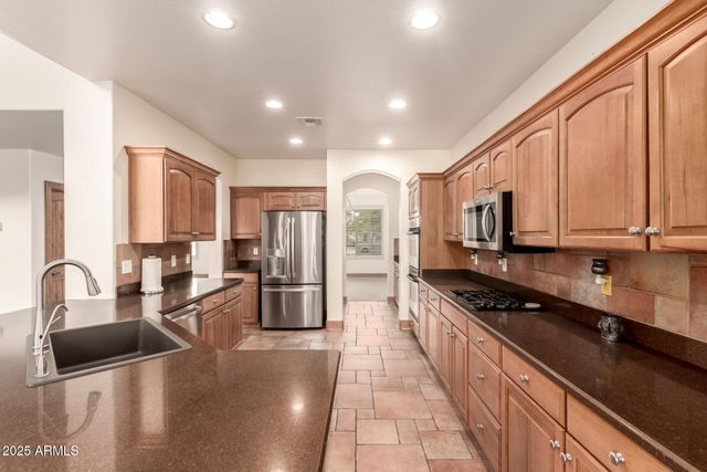 5902 W GAMBIT Trail, Phoenix, AZ 85083