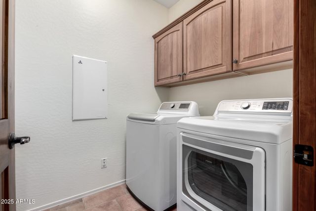 5902 W GAMBIT Trail, Phoenix, AZ 85083