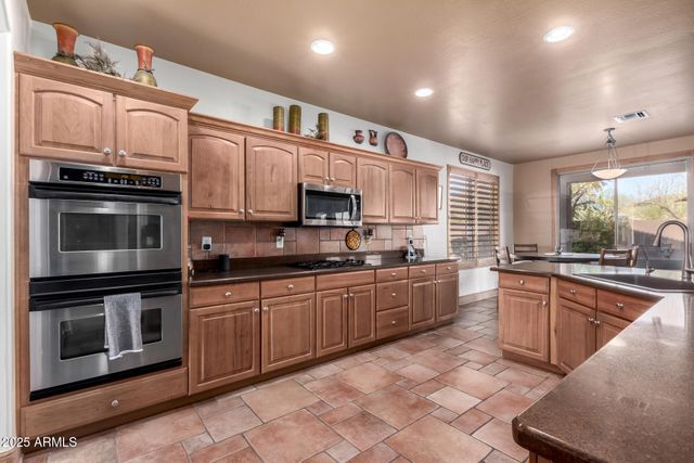 5902 W GAMBIT Trail, Phoenix, AZ 85083