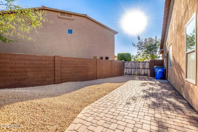 5902 W GAMBIT Trail, Phoenix, AZ 85083