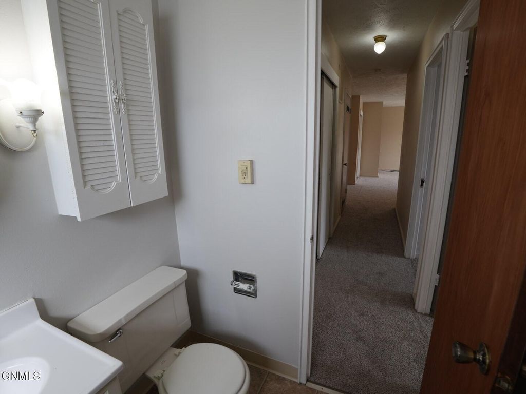 303 Highland Drive W, Williston, ND 58801 photo 19