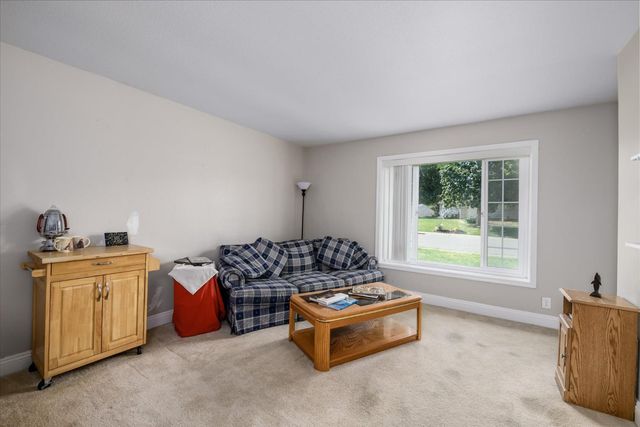 329 Garden Ct, Roseville, CA 95678