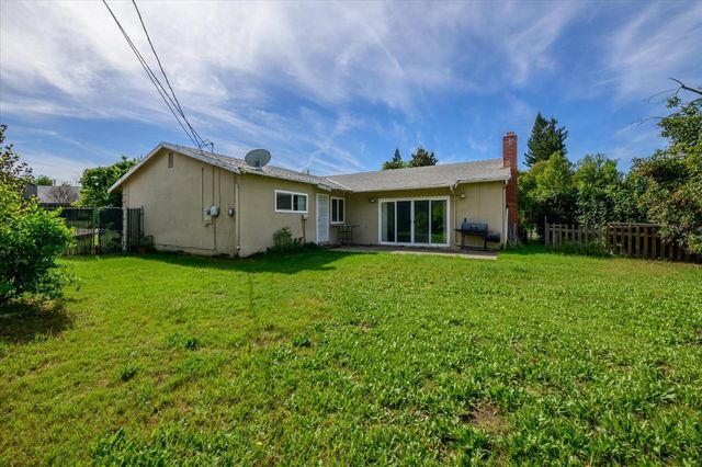 329 Garden Ct, Roseville, CA 95678