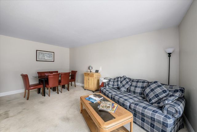 329 Garden Ct, Roseville, CA 95678