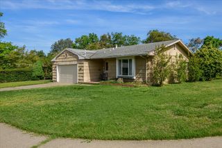 329 Garden Ct, Roseville, CA 95678