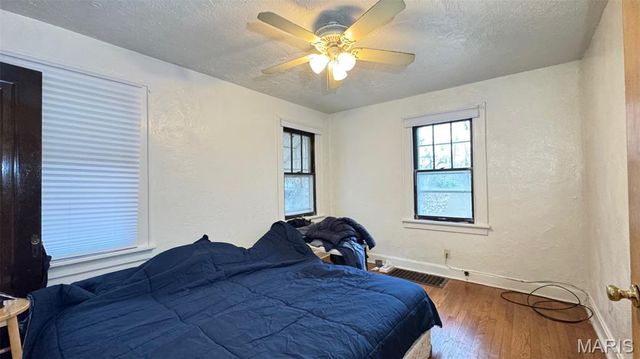 8033 Washington Street, St Louis, MO 63114