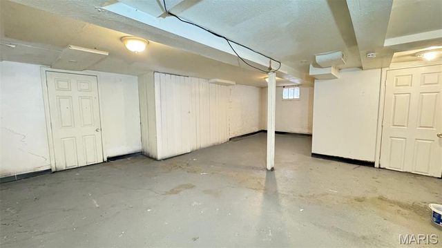 8033 Washington Street, St Louis, MO 63114