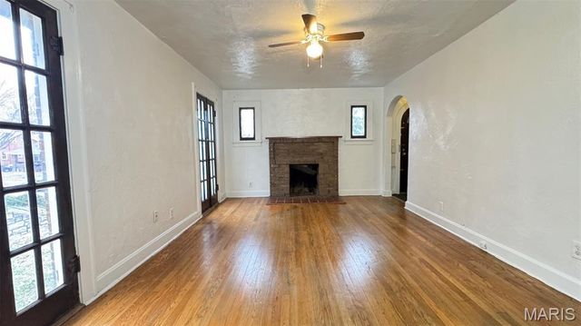 8033 Washington Street, St Louis, MO 63114