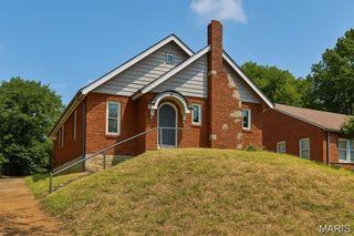 8033 Washington Street, St Louis, MO 63114