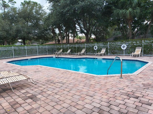 4535 Thornwood Circle, Palm Beach Gardens, FL 33418
