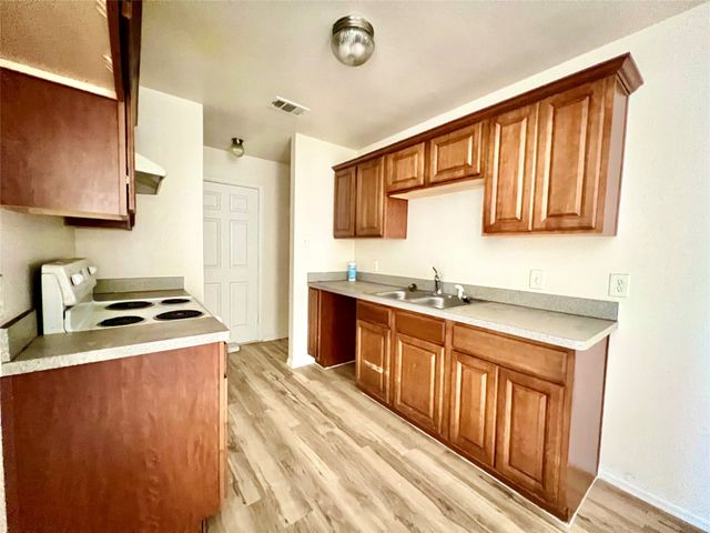 5004 Chapman Street, Fort Worth, TX 76105