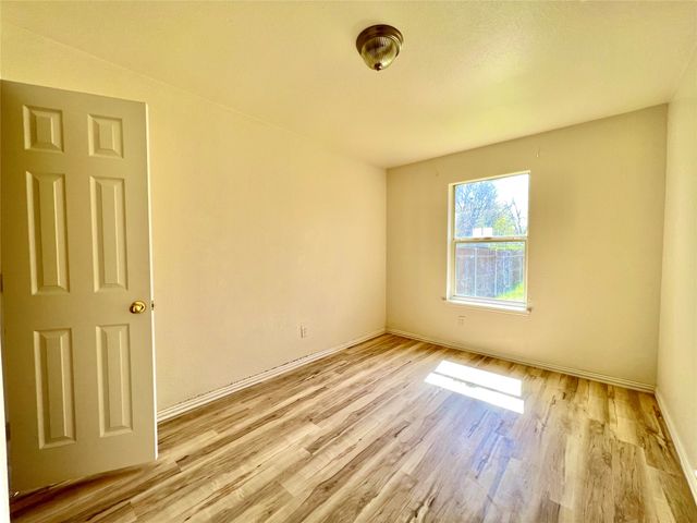 5004 Chapman Street, Fort Worth, TX 76105