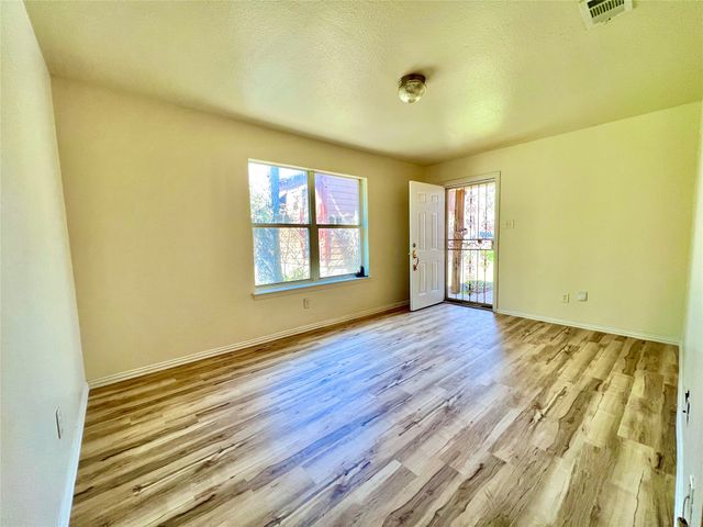 5004 Chapman Street, Fort Worth, TX 76105