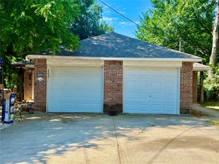 5004 Chapman Street, Fort Worth, TX 76105