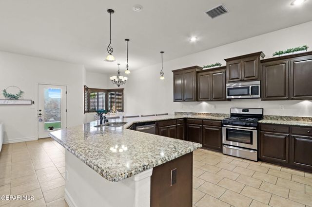 3136 BLUE DIRT Circle, El Paso, TX 79938