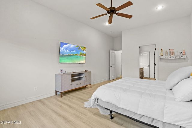 3136 BLUE DIRT Circle, El Paso, TX 79938