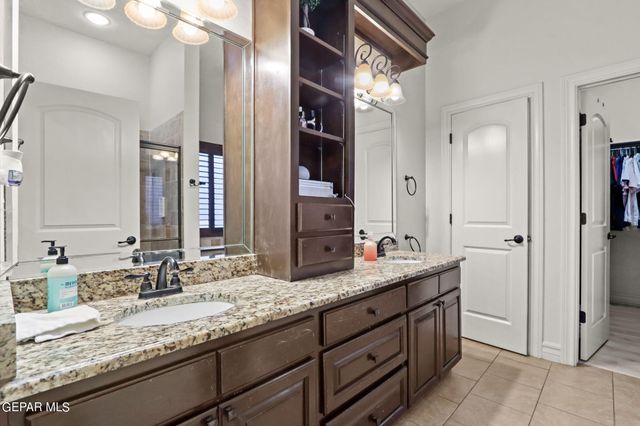 3136 BLUE DIRT Circle, El Paso, TX 79938