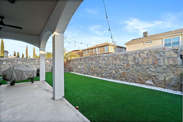 3136 BLUE DIRT Circle, El Paso, TX 79938