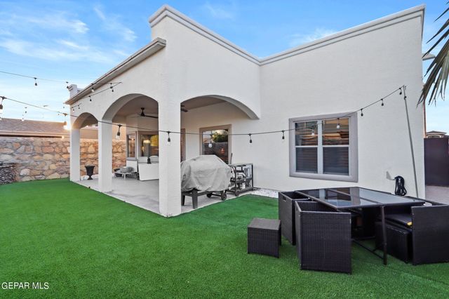 3136 BLUE DIRT Circle, El Paso, TX 79938